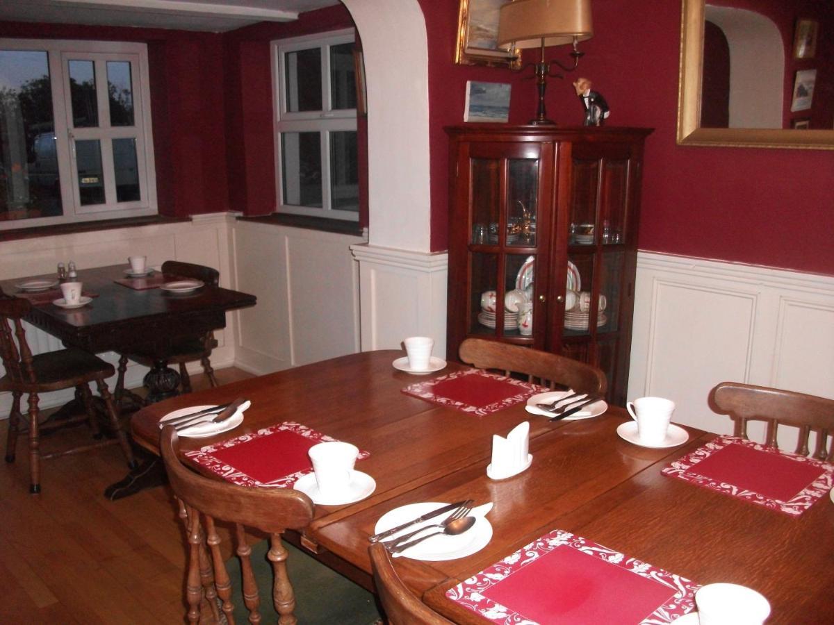 Fuchsia House Bed And Breakfast Connemara 렌빌 외부 사진