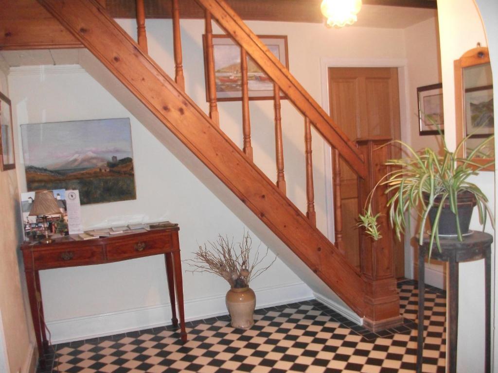 Fuchsia House Bed And Breakfast Connemara 렌빌 외부 사진
