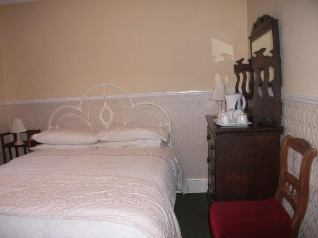 Fuchsia House Bed And Breakfast Connemara 렌빌 외부 사진