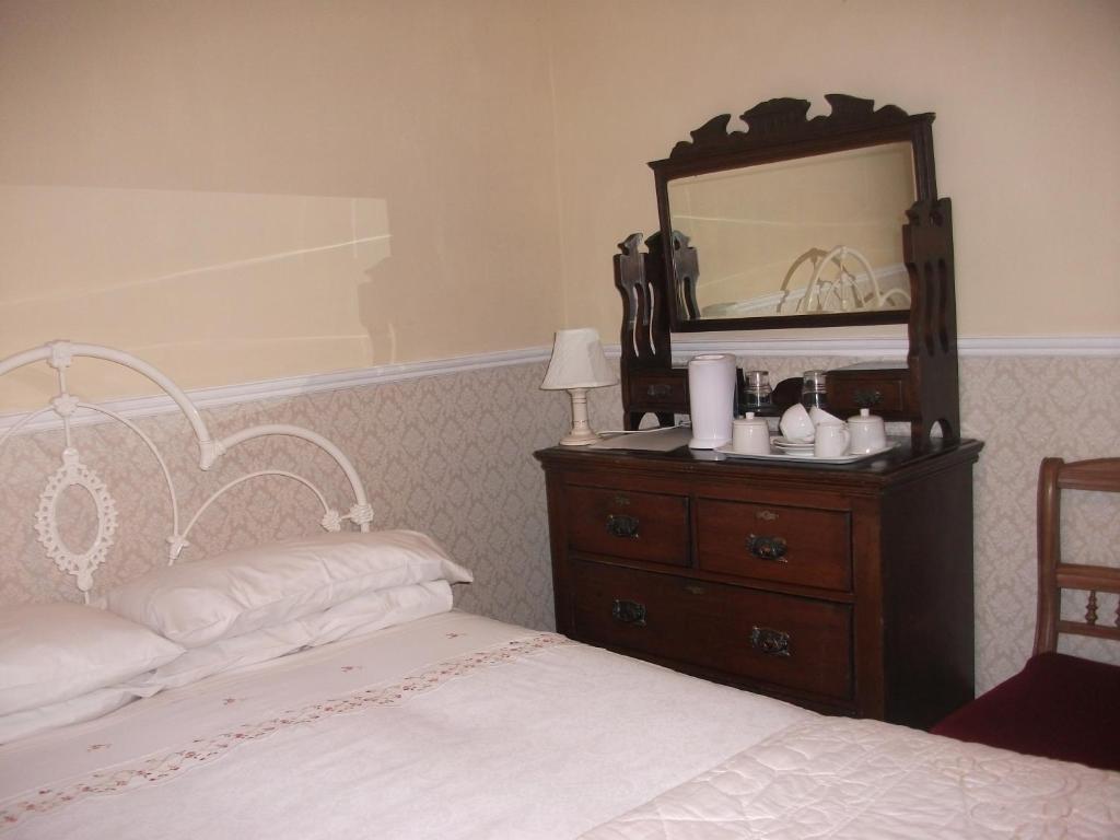 Fuchsia House Bed And Breakfast Connemara 렌빌 객실 사진