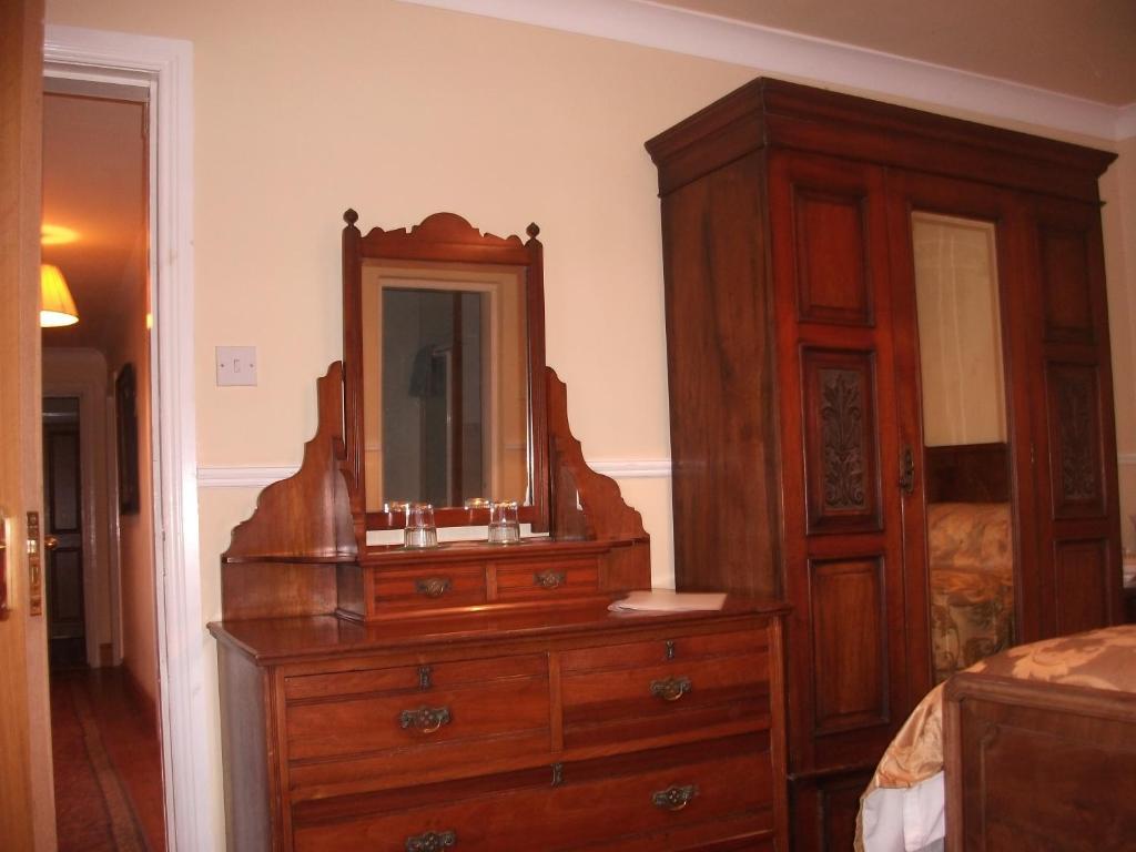 Fuchsia House Bed And Breakfast Connemara 렌빌 객실 사진