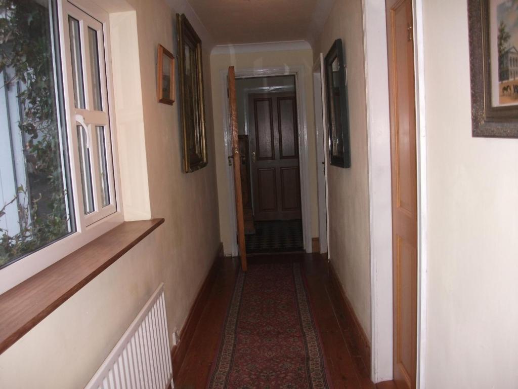 Fuchsia House Bed And Breakfast Connemara 렌빌 외부 사진
